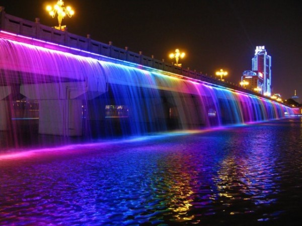 Rainbow-Fountain10-640x480