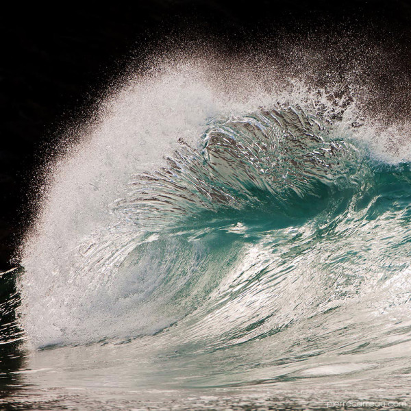 un-photographe-fige-dans-le-temps-la-beaute-epoustouflante-des-vagues5