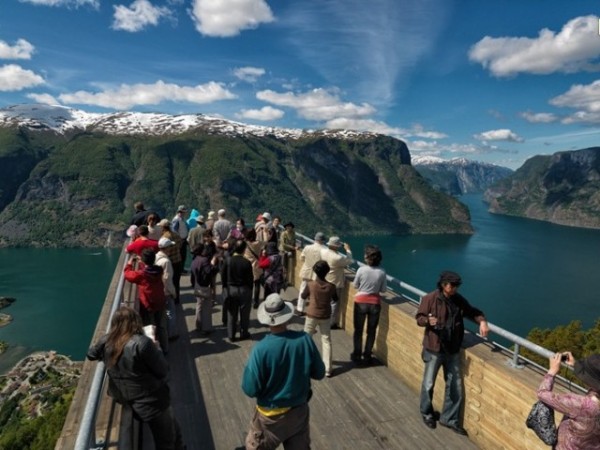 Aurland-Viewing-Bridge1-640x480