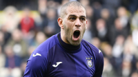 L’Impact d’Islam Slimani sur le Football National Algérien : Moments Clés et Réalisations